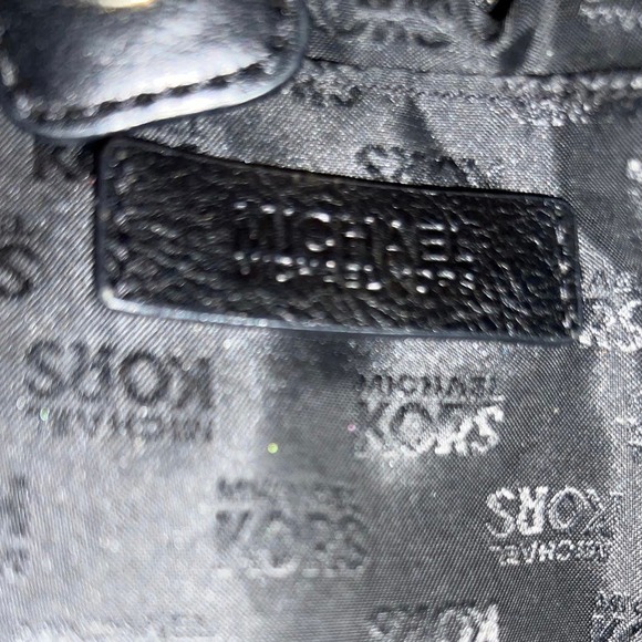 Sale!! Michael Kors Black Logo Handbag. - Picture 5 of 13